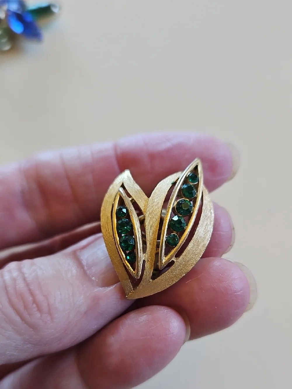 Assortment Of Vintage And Newer Earrings All Need Someting For Parts Or Singly - Picture 5 of 10